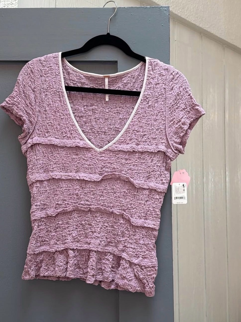 Free People sz large Textured V-Neck Ruffle Short-Sleeve Top - Lilac